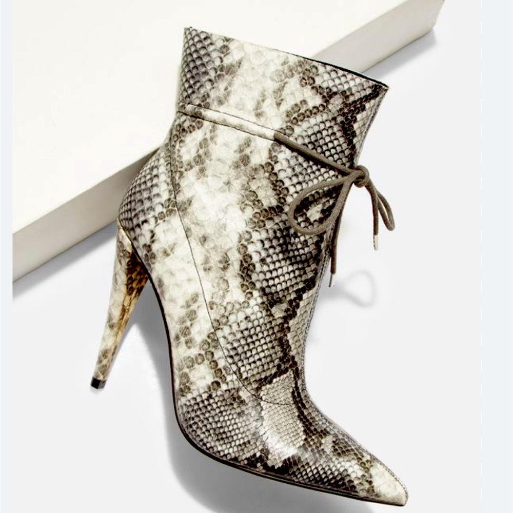 Khaliyah Drawstring Bootie Grey Snake Print Lace up Tie Up Size 10